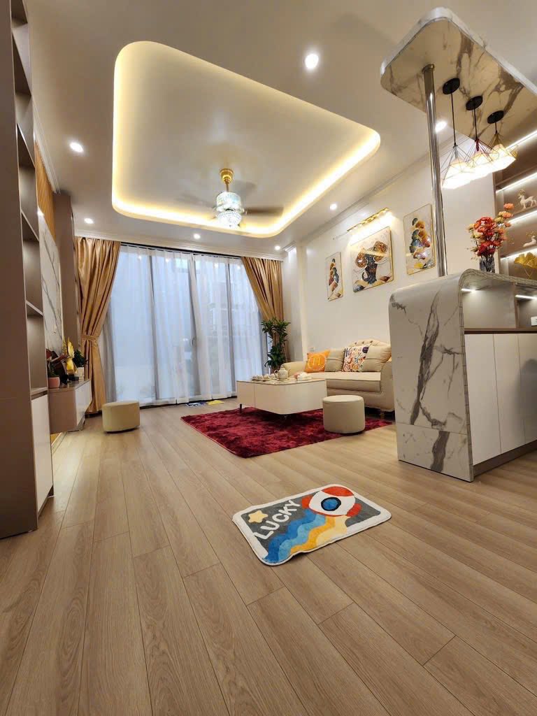 NHÀ ĐẸP PHỐ THÁI HÀ - PHÂN LÔ - GARA OTO - THANG MÁY - 2 THOÁNG TRƯỚC SAU - NHÀ MỚI